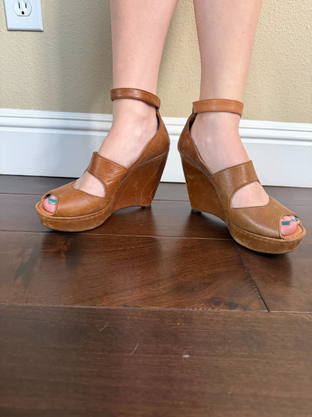 Born Crown Leather Platform Ankle Strap Buckle Sandals Heels Shoes Size 8 - Picture 4 of 14